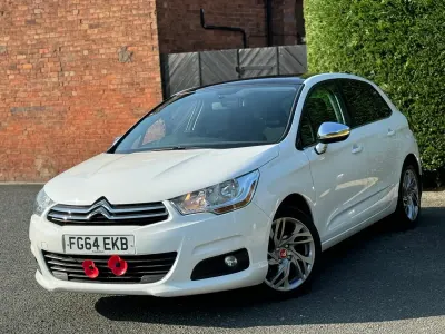 Used Citroën C4 SELECTION 2014 White Hatchback