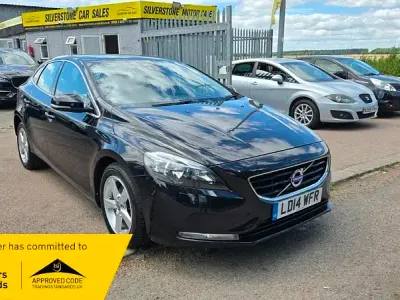 Used Volvo V40 SE 115 HP (84 kW) 2014 Black Hatchback