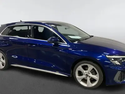 Begagnad Audi A3 S-Line 150 HK (110 kW) 2023 Blå Sedan