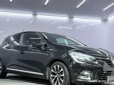 Used Renault Clio Iconic 101 HP (74 kW) 2020 Hatchback