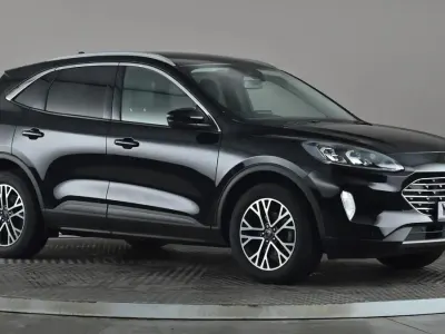 Używany Ford Kuga Titanium 150 KM (110 kW) 2023 Czarny SUV