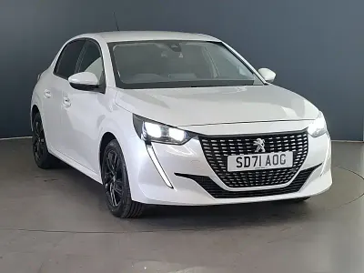 Used Peugeot 208 Allure 100 HP (73 kW) 2021 White Hatchback