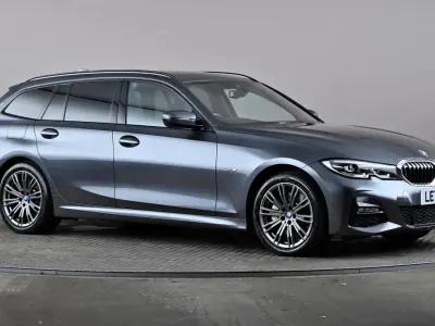 Begagnad BMW 330e M Sport 292 HK (214 kW) 2022 Grå Kombi