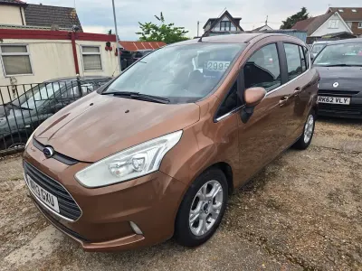 Usado Ford B-MAX Zetec 90 HP (66 kW) 2013 Dourado Monovolume