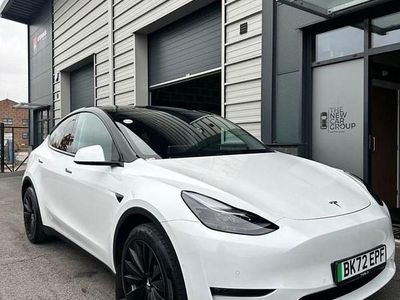 White Used 2022 Tesla Model Y SUV | £27,000 (Expensive)