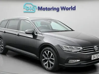 Usado VW Passat SEL 150 HP (110 kW) 2022 Cinzento Carrinha