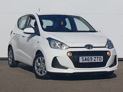 Used Hyundai i10 SE 66 HP (48 kW) 2019 White Hatchback