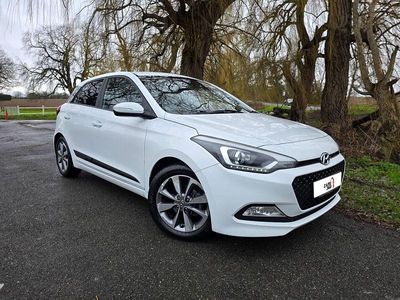 White Used 2015 Hyundai i20 Premium Hatchback | £6,095 (Fair price)