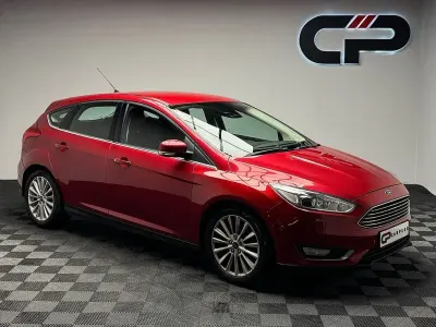 Used Ford Focus Titanium X 120 HP (88 kW) 2015 Red Hatchback