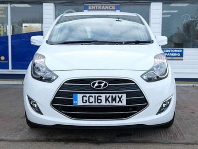 Used Hyundai ix20 SE 123 HP (90 kW) 2016 White Hatchback