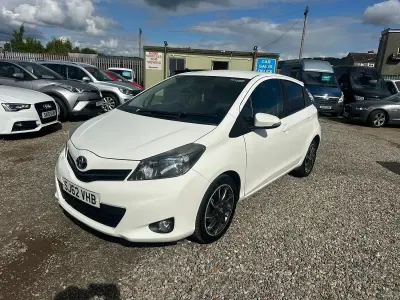 Used Toyota Yaris Trend 99 HP (72 kW) 2012 White Hatchback