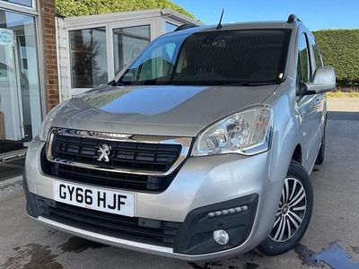 Begagnad Peugeot TePee Allure 100 HK (73 kW) 2016