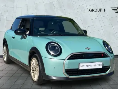 Begagnad Mini Cooper S Hatch 201 HK (147 kW) 2024 Grön Halvkombi