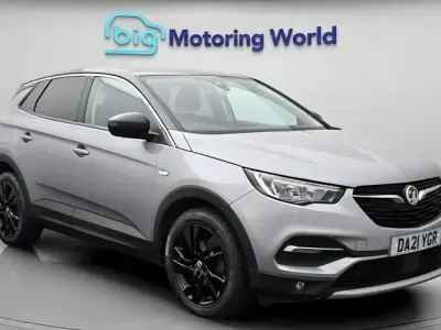 Used Vauxhall Grandland X SRi 131 HP (96 kW) 2021 Grey SUV