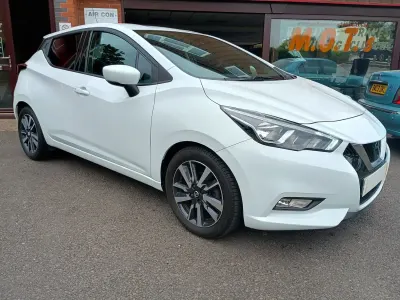 Used Nissan Micra N-Connecta 90 HP (66 kW) 2018 White Hatchback