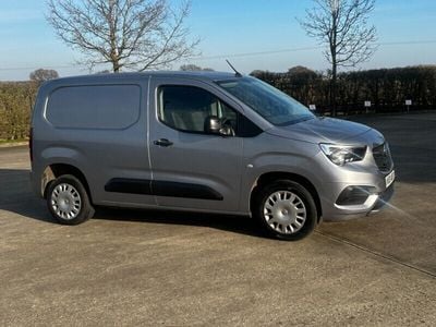Used Vauxhall Combo Sportive 100 HP (73 kW) 2019 Grey MPV