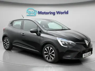 Used Renault Clio Evolution 90 HP (66 kW) 2023 Black Hatchback