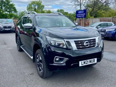 Używany Nissan Navara Tekna 190 KM (139 kW) 2021 Czarny Pickup