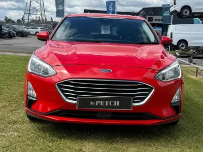 Gebraucht Ford Focus Zetec 123 PS (90 kW) 2019 Rot Kleinwagen