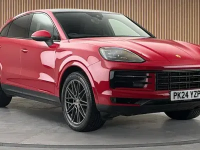 Used Porsche Cayenne 354 HP (260 kW) 2024 Red SUV