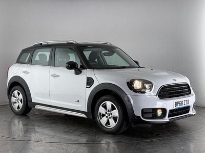 White Used 2018 Mini Cooper D Classic Hatchback | £13,350 (Fair price)