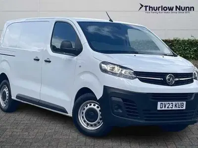 Used Vauxhall Vivaro S 101 HP (74 kW) 2023 White MPV