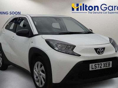 Used Toyota Aygo X X-pure 72 HP (52 kW) 2022 White SUV