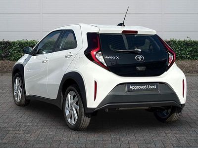Used Toyota Aygo X PURE 72 HP (52 kW) 2023 White SUV