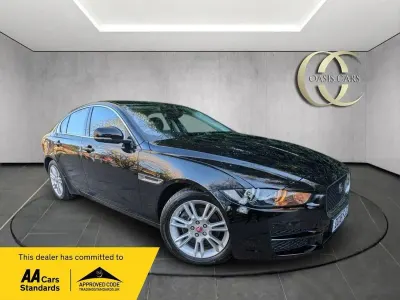 Usado Jaguar XE Prestige 180 HP (132 kW) 2018 Preto Sedan
