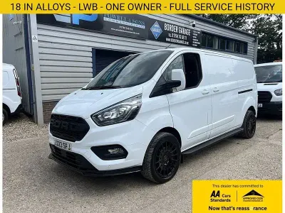Used Ford Transit Custom Limited 130 HP (95 kW) 2023 White Van