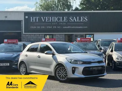 Used Kia Rio 89 HP (65 kW) 2017 Silver Hatchback