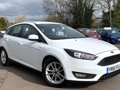 Used Ford Focus Zetec 2015 White Hatchback