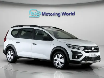 Second-hand Dacia Jogger Essentiel 109 CP (80 kW) 2022 Alb Monovolum