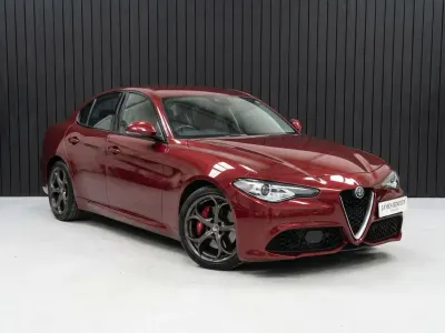 Used Alfa Romeo Giulia Edizione Speciale 180 HP (132 kW) 2017 Red Sedan