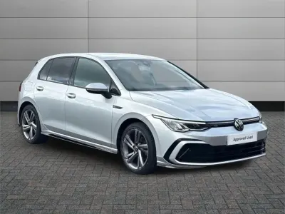 Second-hand VW Golf VIII R-line 150 CP (110 kW) 2022 Argintiu Hatchback