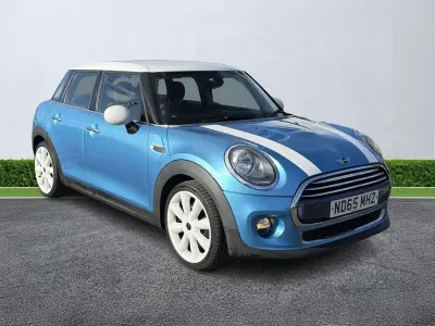 Begagnad Mini Cooper Hatch 136 HK (100 kW) 2015 Blå Halvkombi