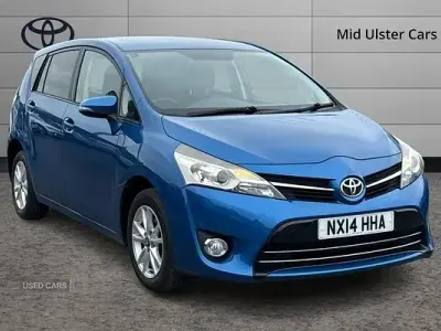 Used Toyota Verso 112 HP (82 kW) 2014 Blue MPV