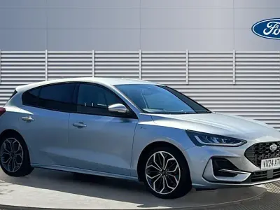 Begagnad Ford Focus ST-Line X 125 HK (91 kW) 2024 Silver Halvkombi