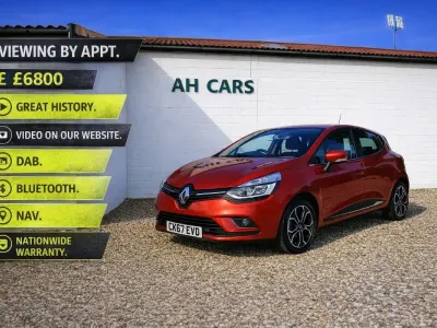 Used Renault Clio Dynamique 110 HP (80 kW) 2017 Red Hatchback