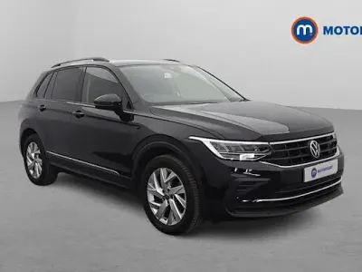 Begagnad VW Tiguan Life 150 HK (110 kW) 2023 Svart SUV