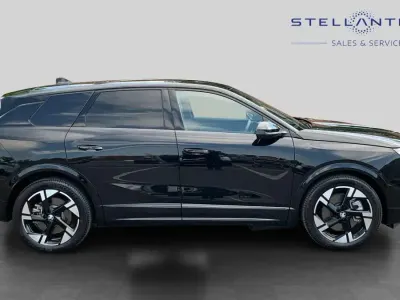 Used Vauxhall Grandland Ultimate 154 kW (210 HP) 2025 Black SUV