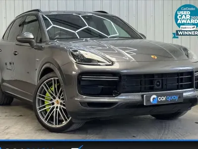 Usado Porsche Cayenne Turbo E-Hybrid 680 CV (500 kW) 2022 SUV