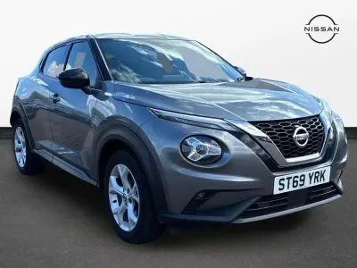 Gebraucht Nissan Juke N-Connecta 114 PS (83 kW) 2019 Grau SUV