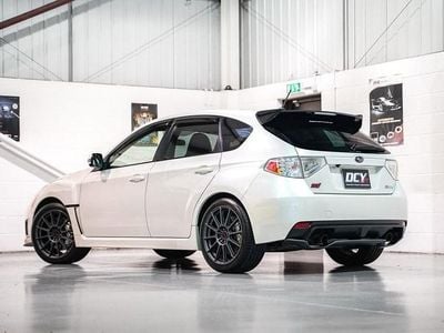 Used Subaru Impreza 320 HP (235 kW) 2010 White Hatchback