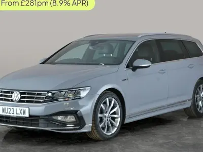 Begagnad VW Passat R-line 150 HK (110 kW) 2023 Grå Kombi