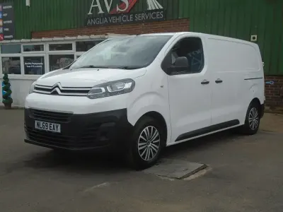 Used Citroën Dispatch 100 HP (73 kW) 2019 White MPV