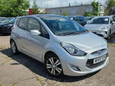 Used Hyundai ix20 Style 90 HP (66 kW) 2015 Silver Hatchback