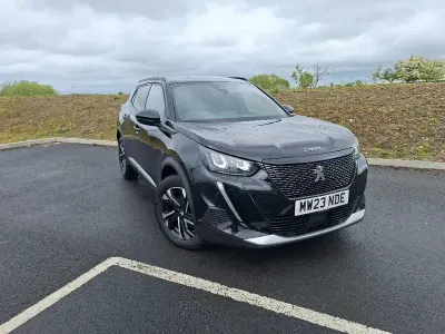Second-hand Peugeot 2008 Allure+ 101 CP (74 kW) 2023 Negru SUV