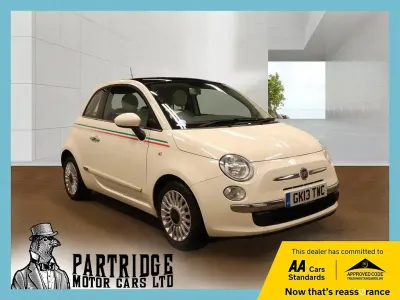 Begagnad Fiat 500 Lounge 85 HK (62 kW) 2013 Vit Halvkombi