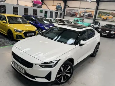 Begagnad Polestar 2 169 kW (231 HK) 2021 Vit Halvkombi